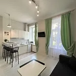 Modern In Old Center Apartament *