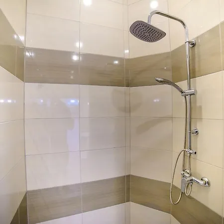 Modern In Old Center Апартаменти